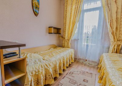 Двухместный номер в санатории Пятигорье в городе Пятигорске - фотография