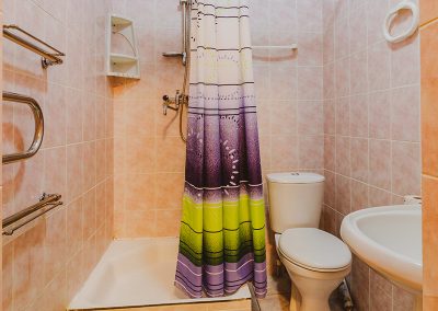 Двухместный номер в санатории Пятигорье в городе Пятигорске - фотография