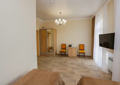 Семейный номер Комфорт в санатории Пятигорье в городе Пятигорске - фотография