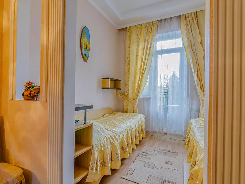 Двухместный номер в санатории Пятигорье в городе Пятигорске - фотография